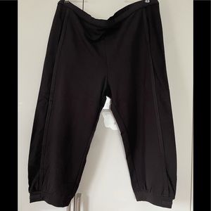 Joan Vass Stretch French Terry Crop Pants Color Black Size 2/Large NWT